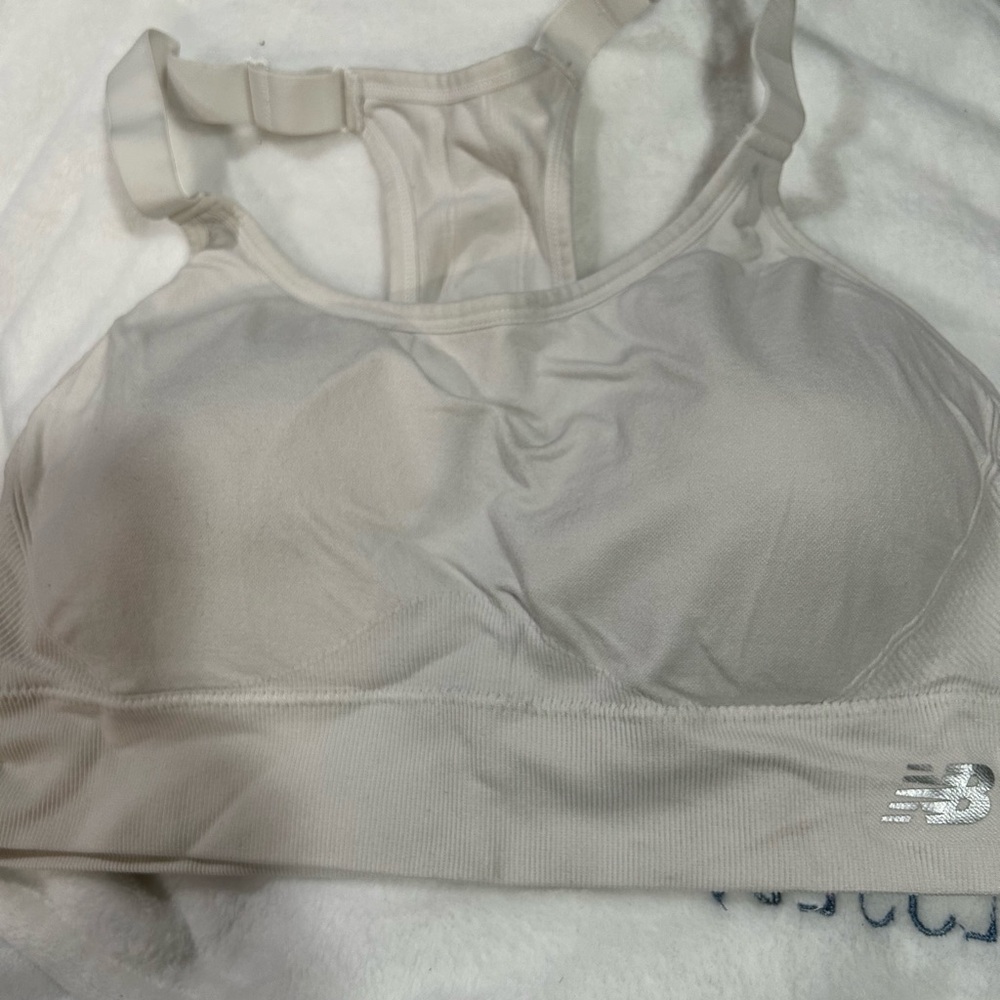 New Balance Women's Light Gray Sports Bra